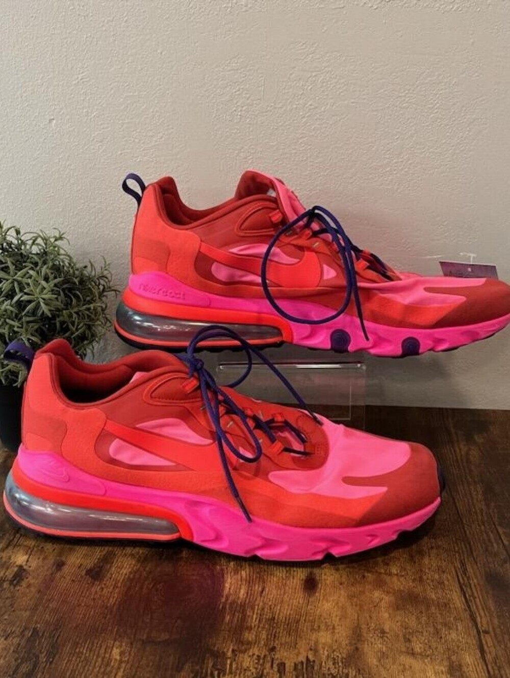 NIKE airmax 270 React SZ 15 Vibrant Red & Pink Athletic Sneakers